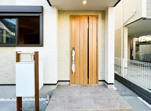 相模原市南区南台4丁目の新築戸建て1号棟の玄関の写真