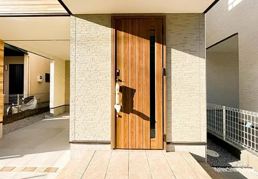 相模原市南区南台4丁目の新築戸建て2号棟の玄関の写真