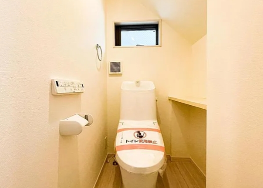 相模原市南区南台4丁目の新築戸建て2号棟のトイレ1Fの写真