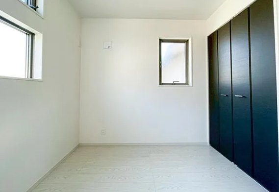 相模原市南区の新築戸建て2号棟の洋室4の写真