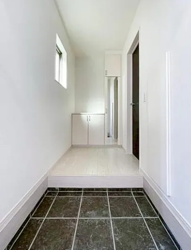 相模原市南区の新築戸建て2号棟の廊下の写真