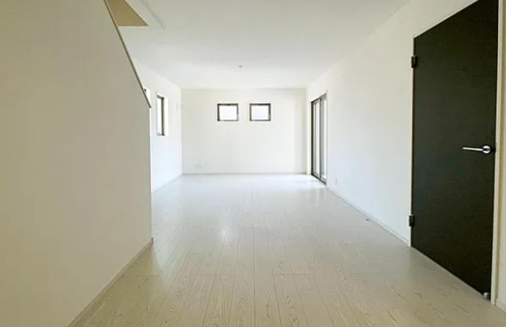 相模原市南区の新築戸建て2号棟のリビングの写真