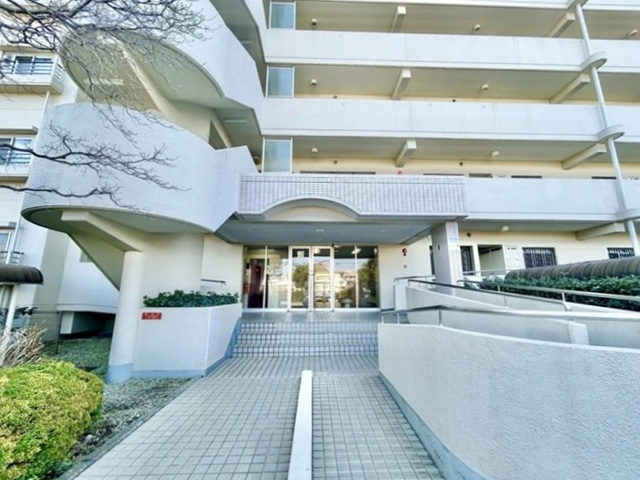 相模原市南区相模大野6丁目の中古マンション4階部分のエントランスの写真