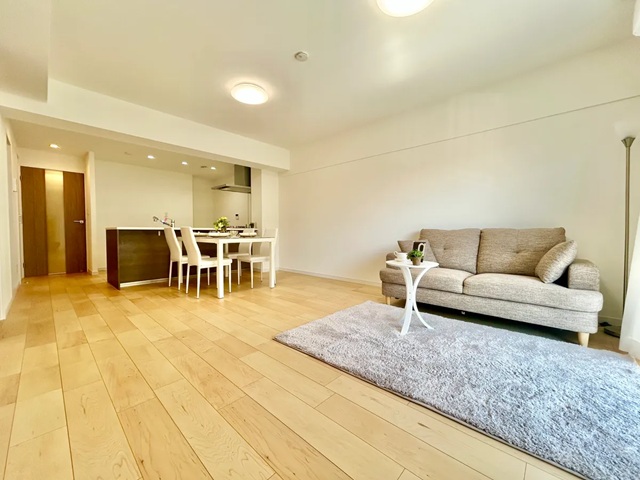 相模原市南区相模大野6丁目の中古マンション4階部分のリビング1枚目の写真