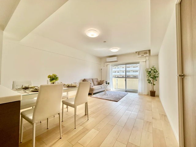 相模原市南区相模大野6丁目の中古マンション4階部分のリビング2枚目の写真