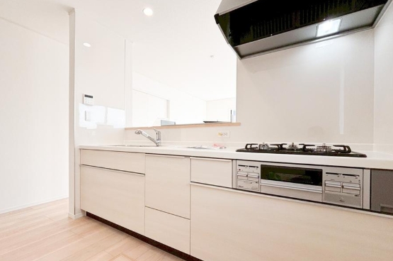 相模原市南区相南3の新築戸建て2号棟のキッチンの写真
