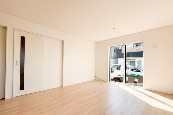 相模原市南区相南3の新築戸建て2号棟のリビングの写真