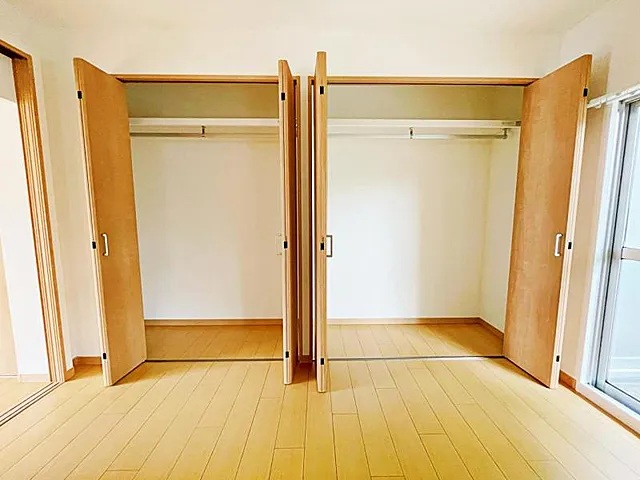 相模原市南区鵜野森2丁目の中古マンション3階部分のリビング収納の写真