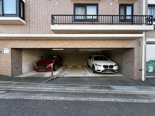 相模原市南区鵜野森3丁目の中古マンション3階部分の駐車場の写真