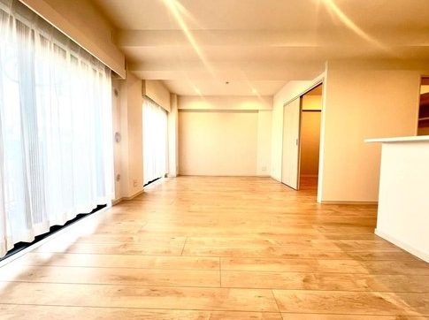 相模原市南区鵜野森3丁目の中古マンションのリビングの写真