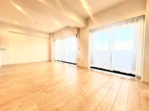 相模原市南区鵜野森3丁目の中古マンションのリビングの写真