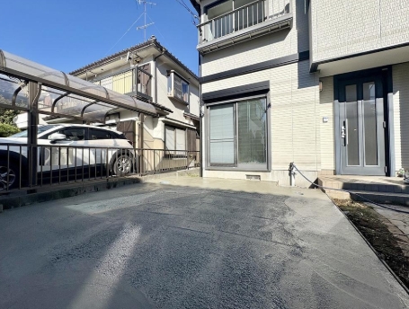 町田市相原の中古戸建ての駐車場の写真