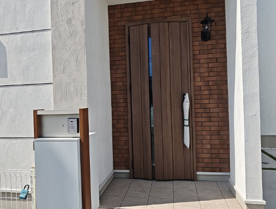 相模原市中央区上溝4丁目の新築戸建て6号棟の玄関の写真