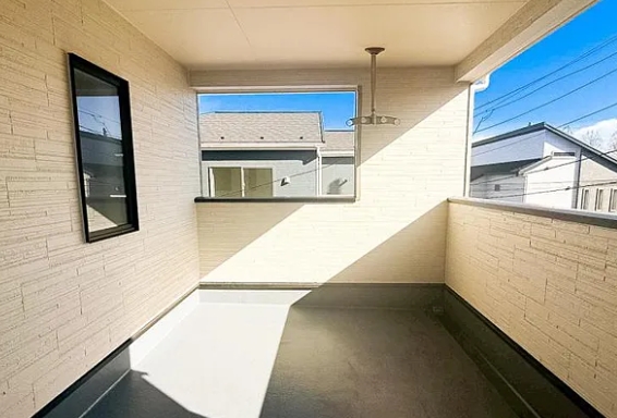 相模原市中央区上溝の新築戸建て6号棟のバルコニーの写真