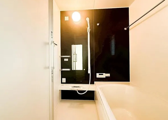 相模原市中央区上溝の新築戸建て6号棟のバスルームの写真