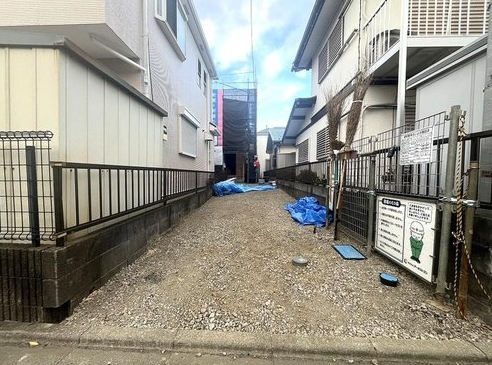 相模原市中央区陽光台4丁目の新築戸建ての駐車場の写真