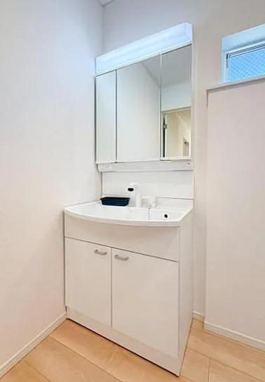 相模原市緑区下九沢の新築戸建て2号棟の洗面化粧台の写真