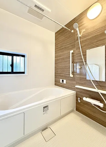 相模原市南区東大沼1丁目の新築戸建てのバスルームの写真