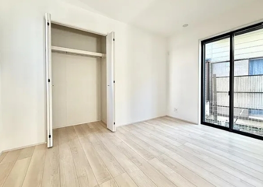 相模原市南区東大沼1丁目の新築戸建ての洋室1の写真