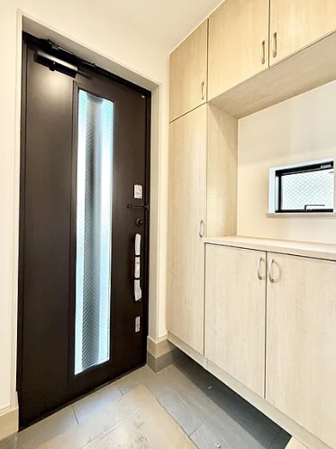 相模原市南区東大沼1丁目の新築戸建ての玄関の写真