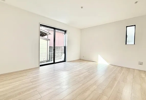 相模原市南区東大沼1丁目の新築戸建てのリビングの写真