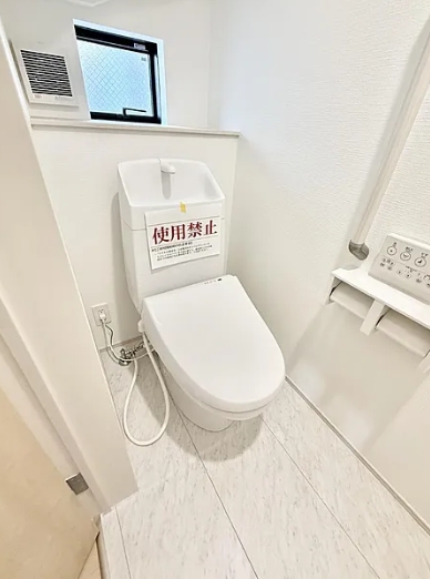 相模原市南区東大沼1丁目の新築戸建てのトイレ1Fの写真