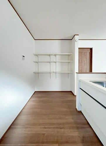 相模原市南区上鶴間1丁目の新築戸建てB号棟のパントリーの写真