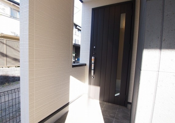 相模原市南区相武台3丁目の新築戸建ての玄関の写真