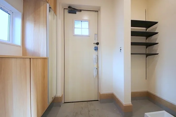 相模原市南区相南3丁目の新築戸建ての玄関の写真