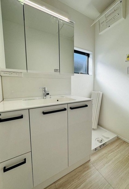 相模原市南区若松6丁目の新築戸建ての洗面化粧台の写真