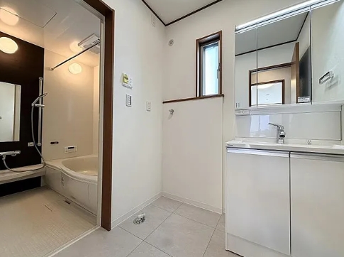 町田市相原町の中古戸建ての洗濯機置場の写真