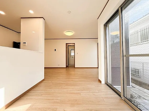 町田市相原町の中古戸建てのリビングの写真