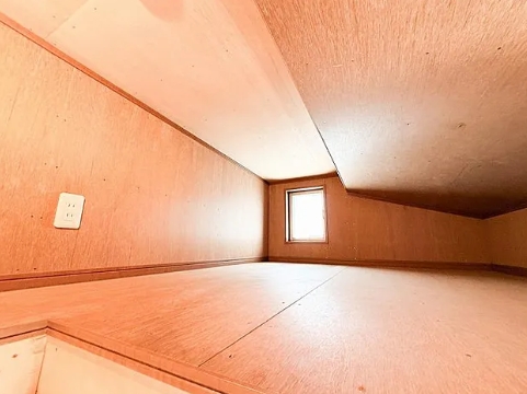 町田市相原町の中古戸建てのロフトの写真