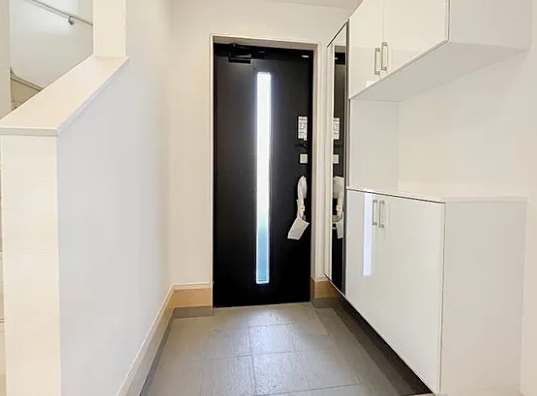 町田市原町田2丁目の新築戸建てAの玄関の写真