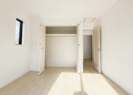 町田市原町田2丁目の新築戸建てCの洋室3の写真