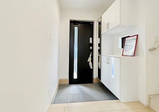 町田市原町田2丁目の新築戸建てCの玄関の写真