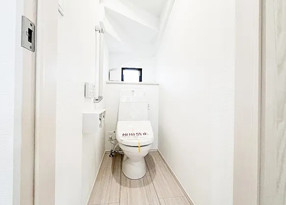 町田市原町田2丁目の新築戸建てCのトイレ1Fの写真