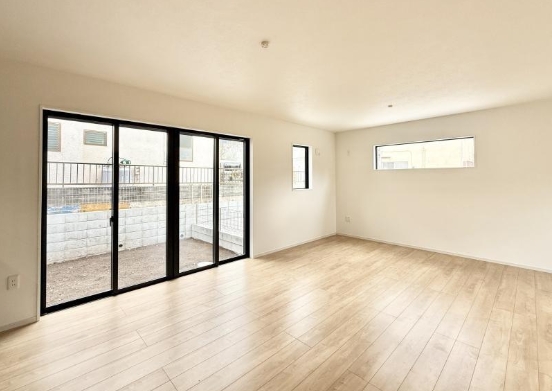 町田市本町田の新築戸建てのリビングの写真