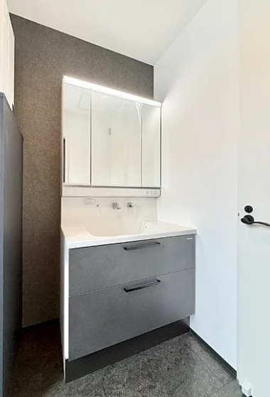 町田市本町田の新築戸建て2の洗面化粧台の写真