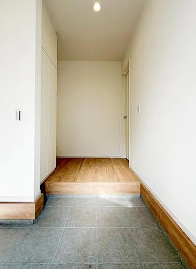 町田市金井8丁目の新築戸建ての2号棟の玄関の写真