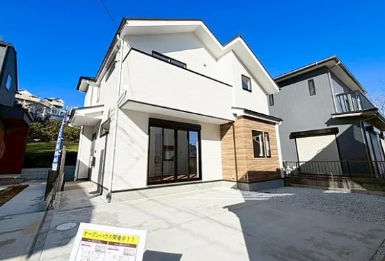 町田市金井8丁目の新築戸建ての2号棟の外観の写真