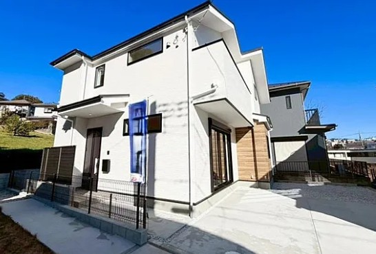 町田市金井8丁目の新築戸建ての2号棟の外観の写真