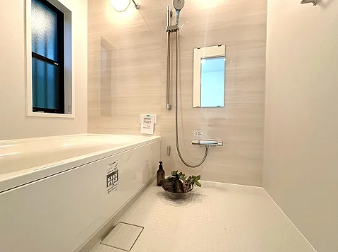 町田市金井ヶ丘2丁目の中古戸建てのバスルームの写真