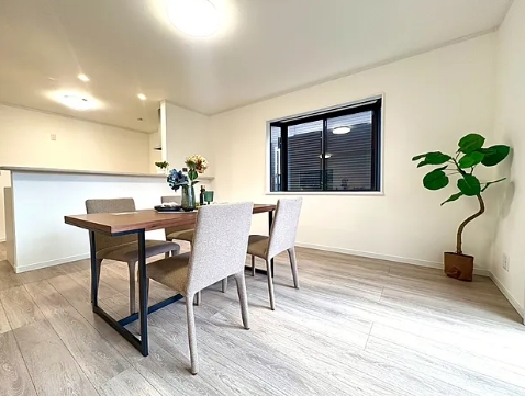 町田市金井ヶ丘2丁目の中古戸建てのダイニングの写真