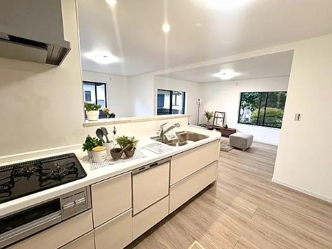 町田市金井ヶ丘2丁目の中古戸建てのキッチンの写真