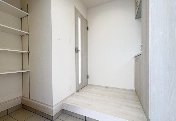 町田市野津田町の新築戸建て2の玄関の写真