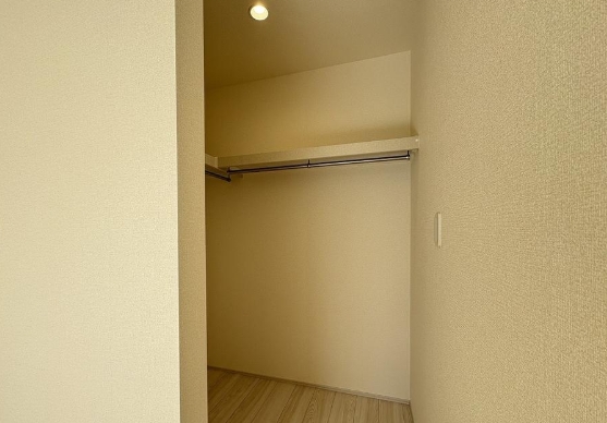 町田市野津田町の新築戸建て2のウォークインクローゼットの写真