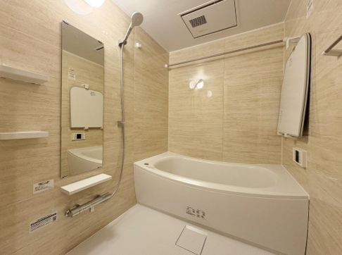 町田市小山ヶ丘3丁目の中古マンションのバスルームの写真