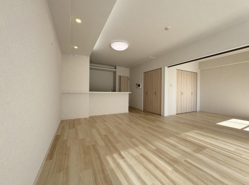 町田市小山ヶ丘3丁目の中古マンションのダイニングの写真