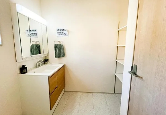 町田市真光寺2丁目の新築戸建て2の洗面化粧台の写真